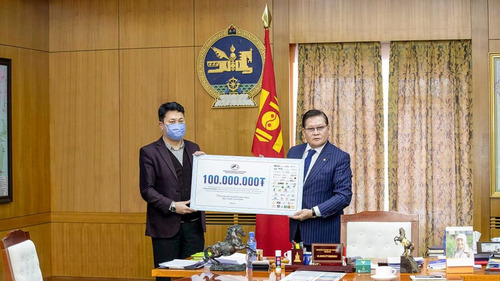 Транскапитал, МББСБХ 100 сая төгрөгийг УОК-т хандивлав.